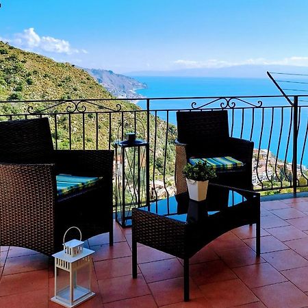 Tao Charming Apartment Taormina Exterior photo