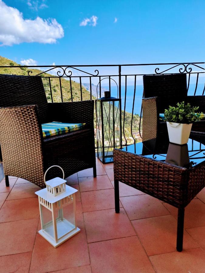 Tao Charming Apartment Taormina Exterior photo